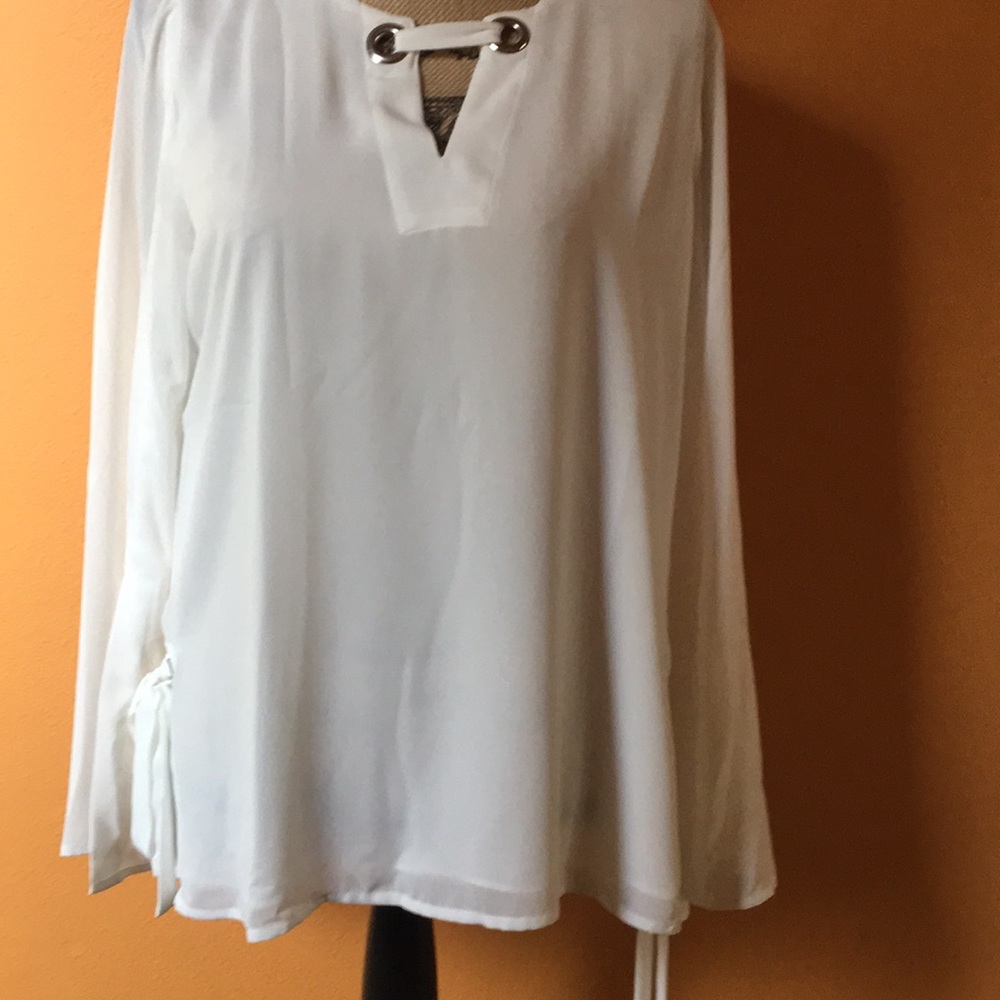 White bell sleeve top